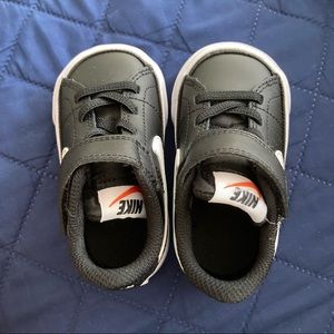 NWOT Nike baby shoes